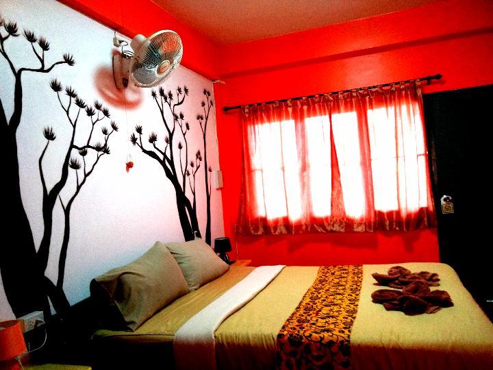 Yin Yang Guesthouse Чиангмай Экстерьер фото