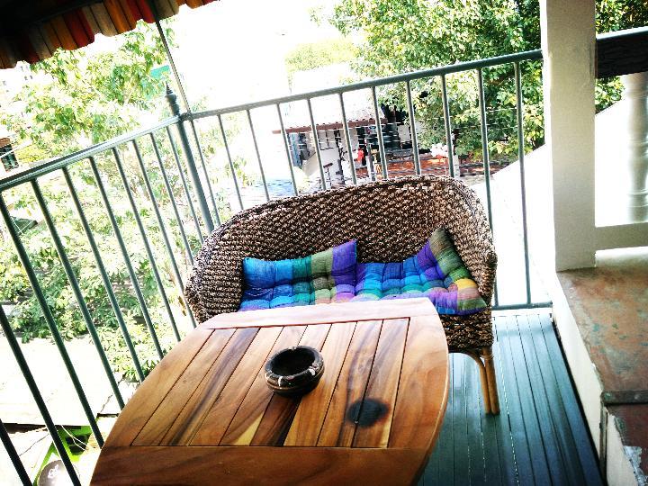 Yin Yang Guesthouse Чиангмай Экстерьер фото
